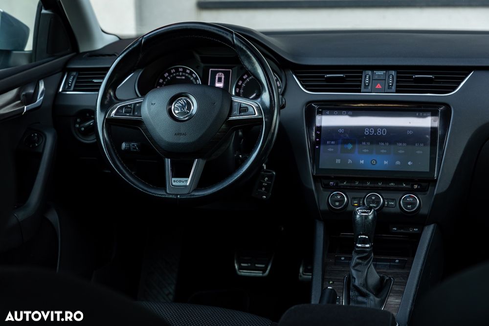 Skoda Octavia Combi 2.0 TDI (Green tec) 4x4 DSG Scout - 17