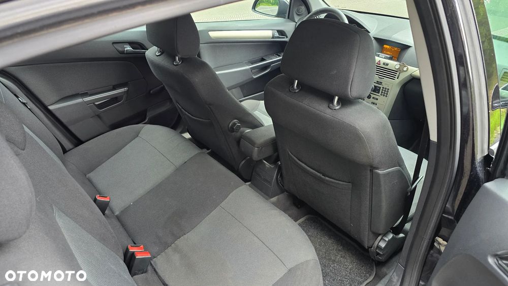 Opel Astra 1.9 CDTI - 11