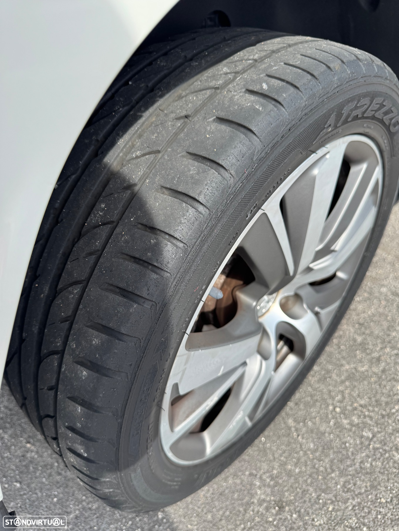 Peugeot 2008 1.6 e-HDi Allure - 4