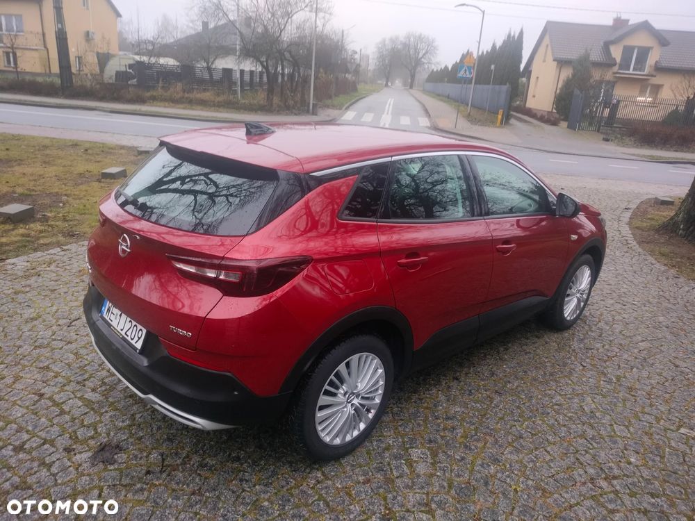 Opel Grandland X 1.2 T GPF Design&Tech S&S - 11