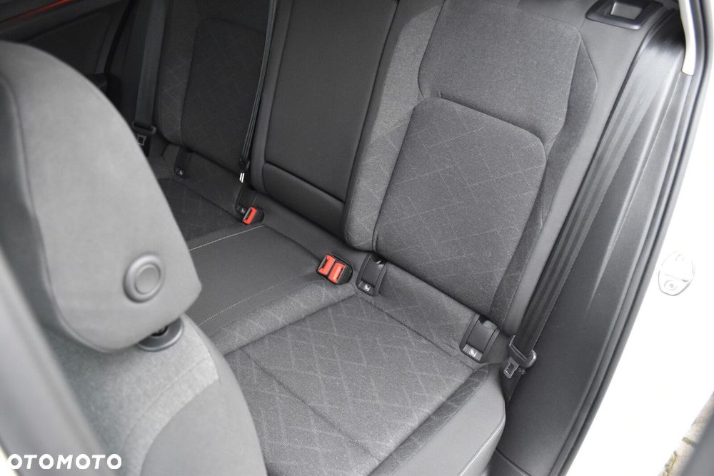 Volkswagen Golf Variant - 30