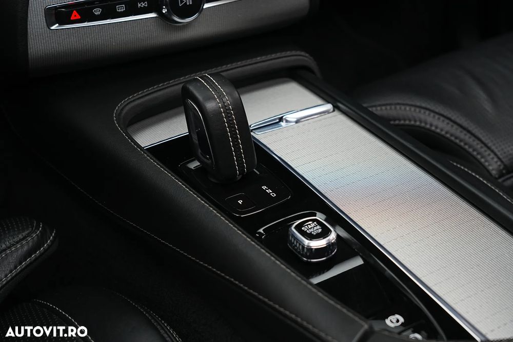 Volvo XC 90 T8 AWD Twin Engine Geartronic RDesign - 37
