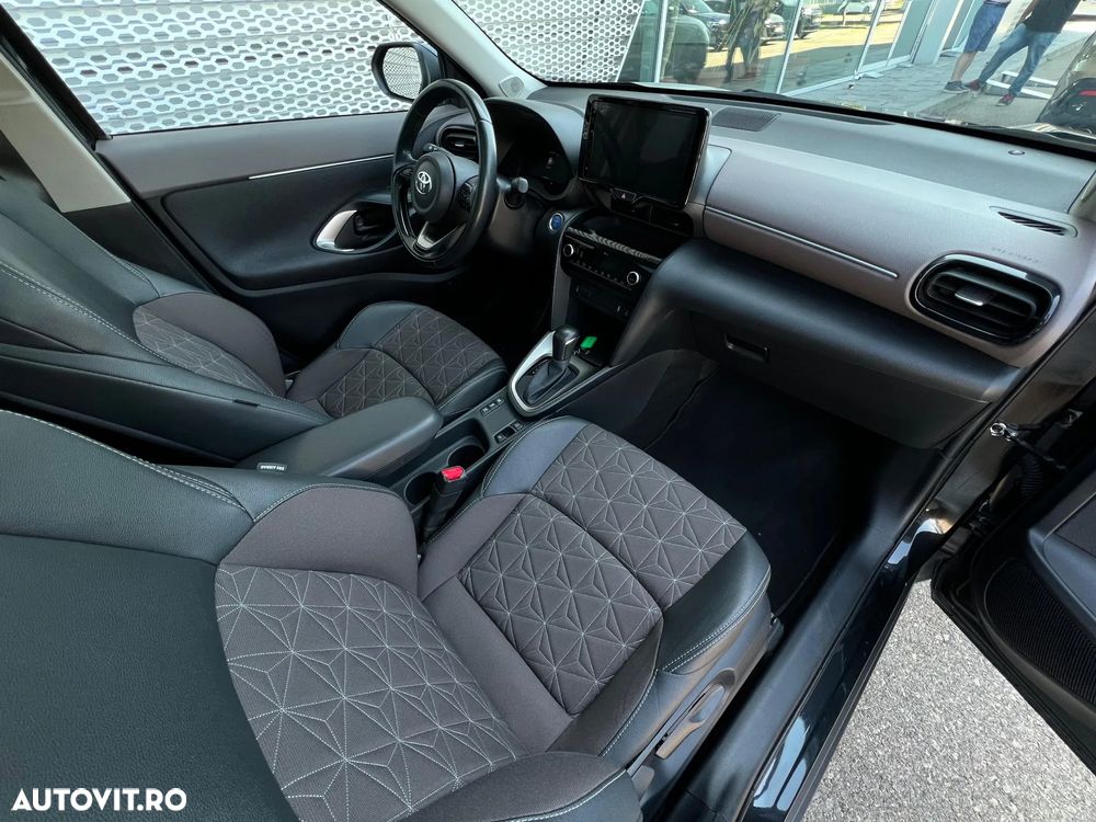 Toyota Yaris Cross 1.5 VVT-i HSD 4x2 Exclusive Elegant - 14