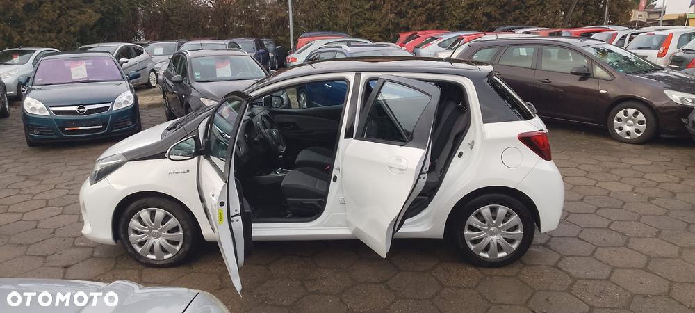 Toyota Yaris Hybrid 100 Terra - 5