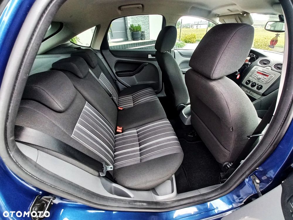 Ford Focus 1.6 16V Ambiente - 18