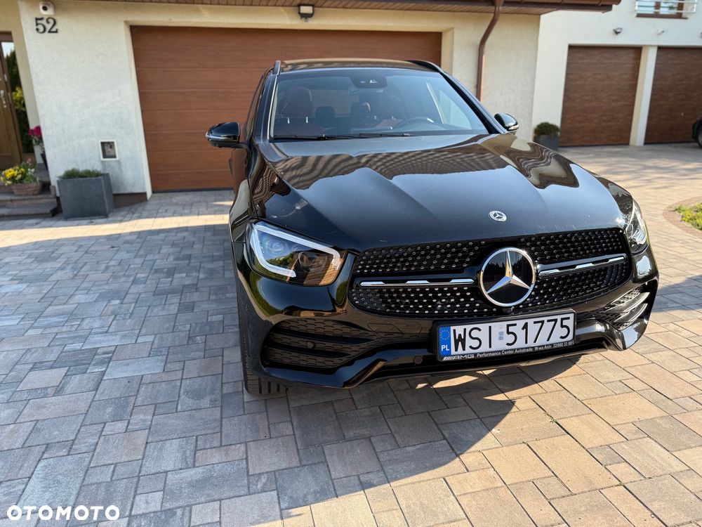 Mercedes-Benz GLC 300 4Matic 9G-TRONIC AMG Line Plus - 38