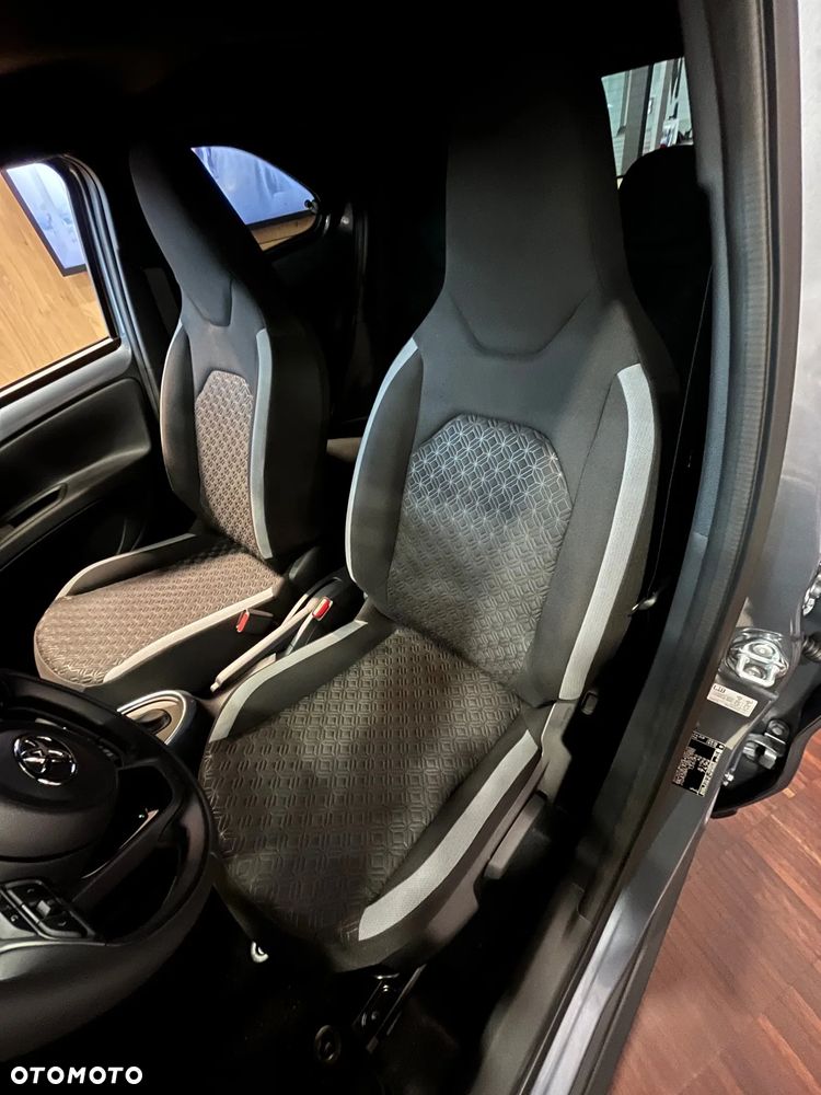 Toyota Aygo X 1.0 VVT-i Style CVT - 8