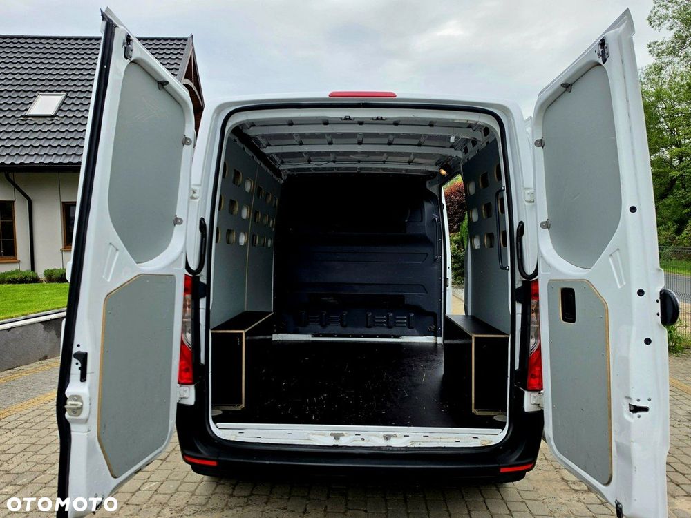 Mercedes-Benz Sprinter - 10