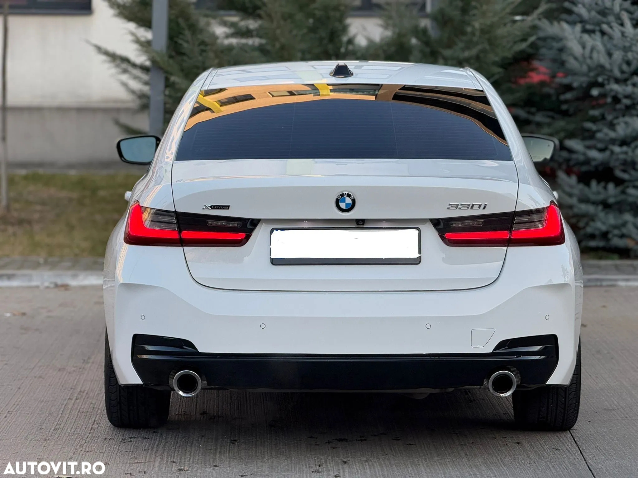 BMW Seria 3 330i xDrive AT - 3
