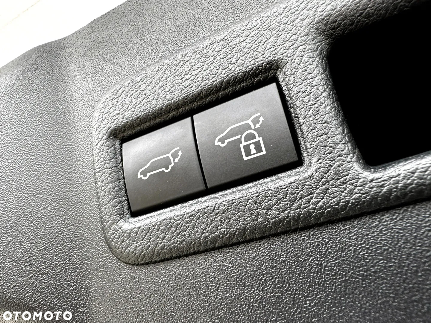 Toyota bZ4X 71.4kWh 4x4 Prestige - 32