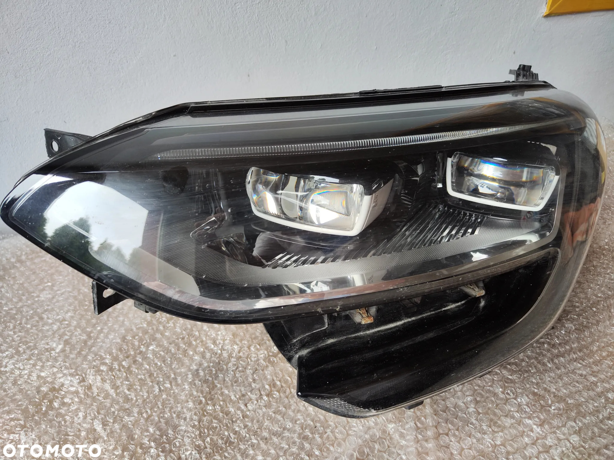 Reflektor LED Renault Megane IV Lewy 260601197R - 2