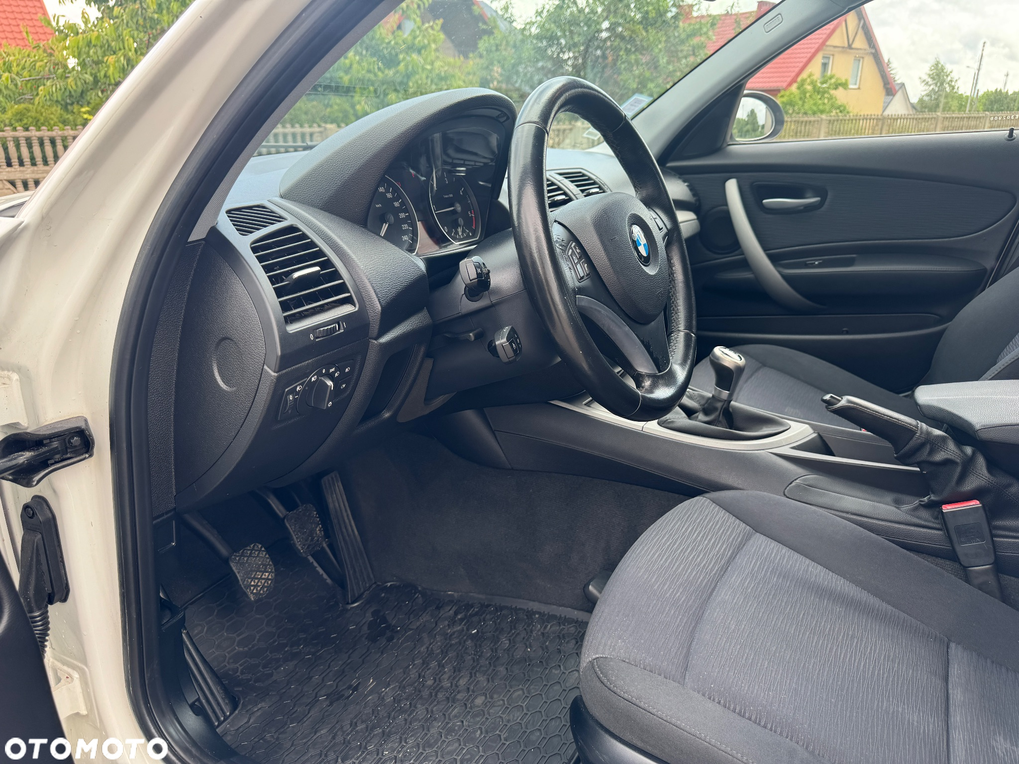 BMW Seria 1 116d - 17