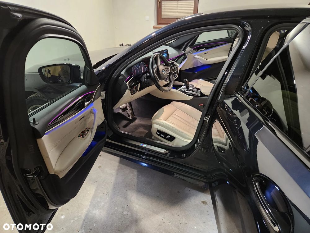 BMW Seria 5 520d xDrive M Sport sport - 12