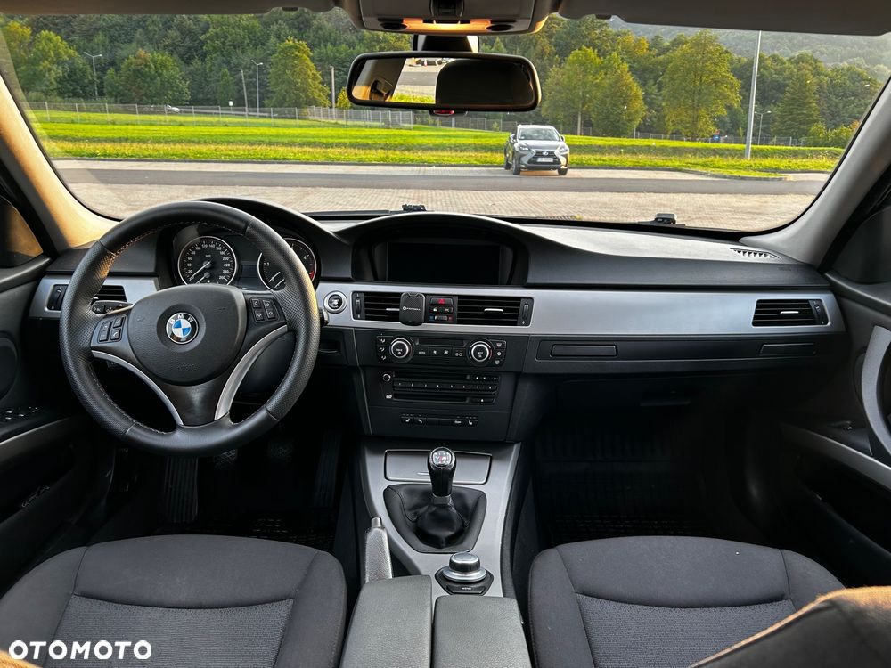 BMW Seria 3 320d - 8
