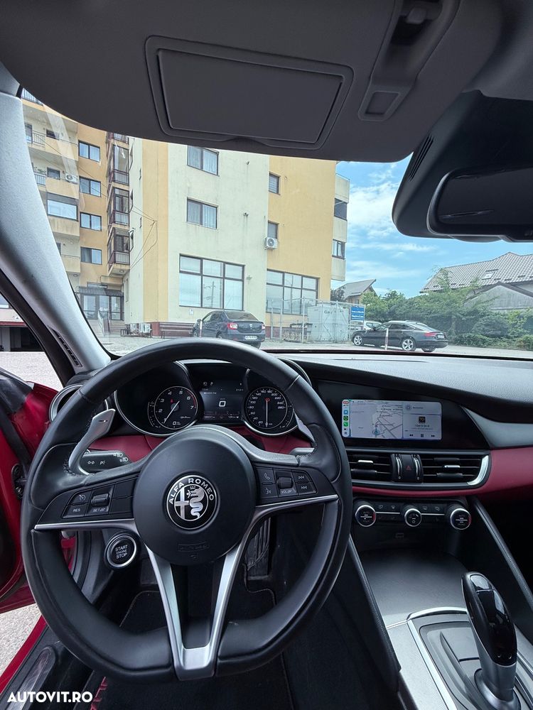 Alfa Romeo Giulia 2.0 Turbo RWD AT8 - 11