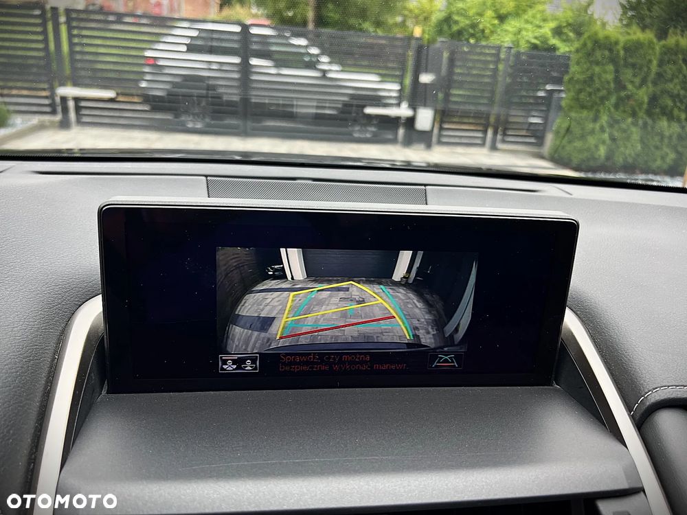 Lexus NX 300h Business Edition AWD - 34
