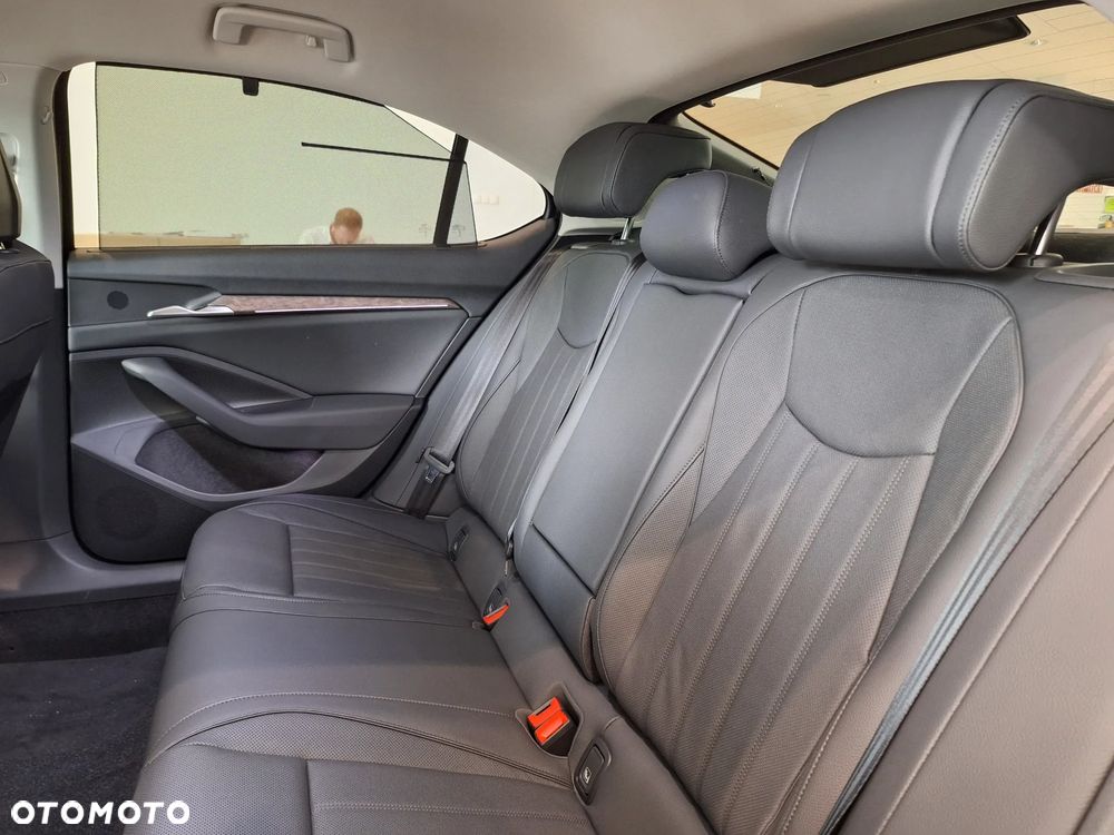 Skoda Superb 2.0 TSI L&K DSG - 17
