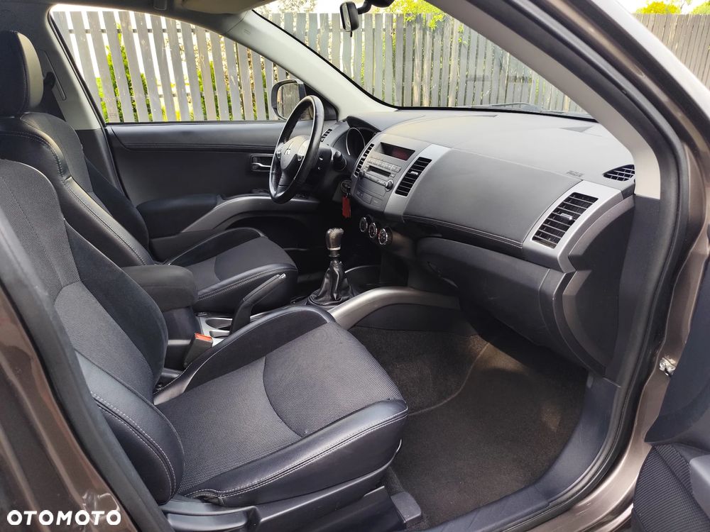 Mitsubishi Outlander 2.2 DI-D 4WD Invite - 8