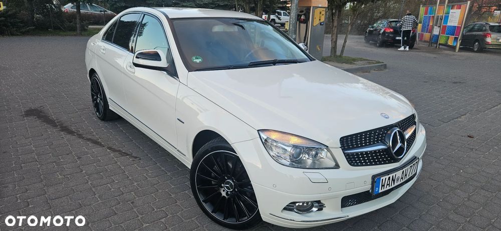 Mercedes-Benz Klasa C 180 BlueEFFICIENCY 7G-TRONIC Avantgarde - 12