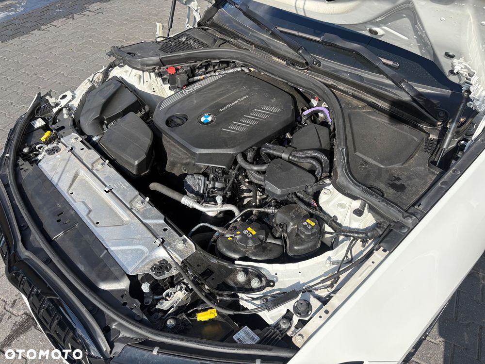 BMW Seria 3 316d mHEV - 24