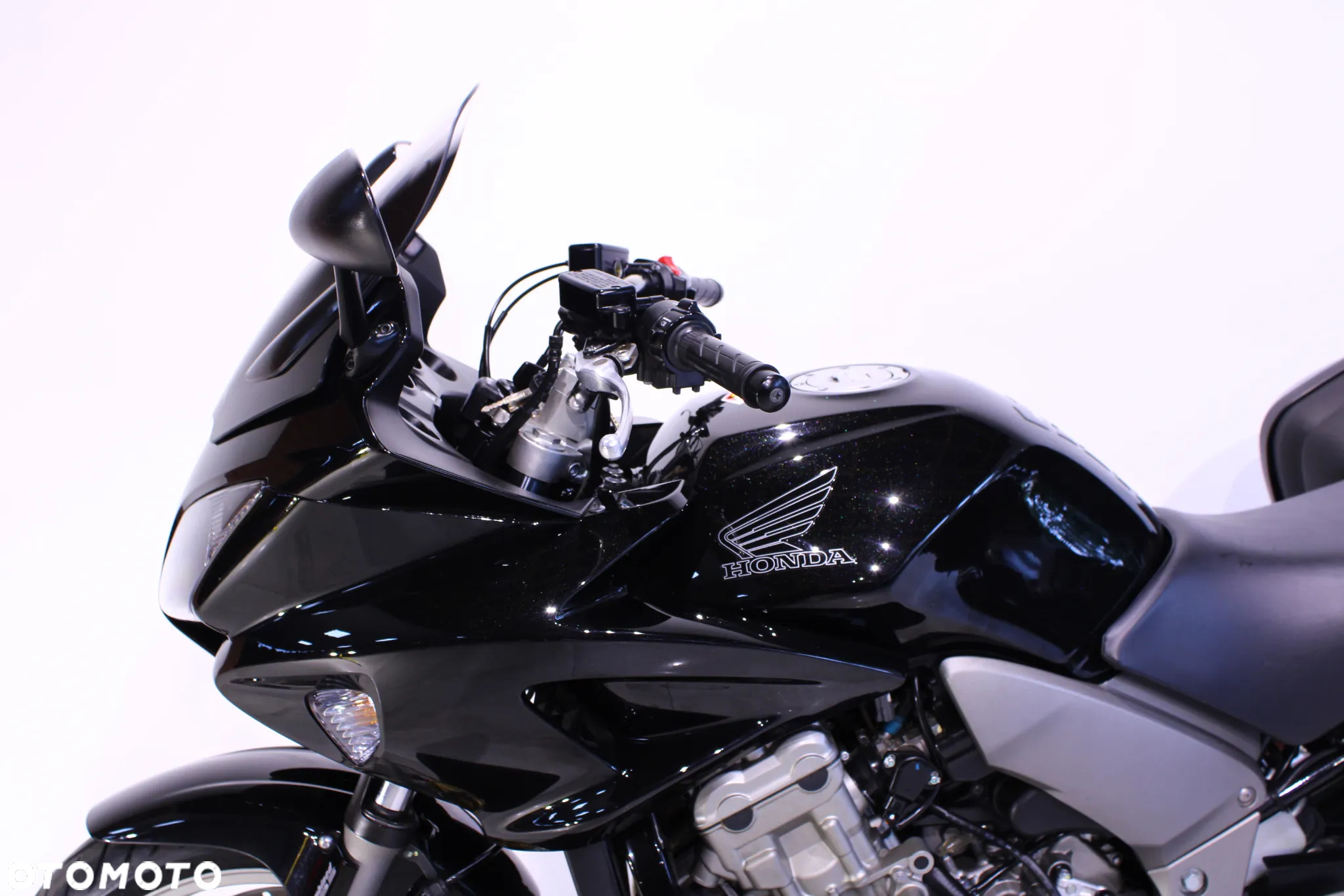 Honda CBF - 10