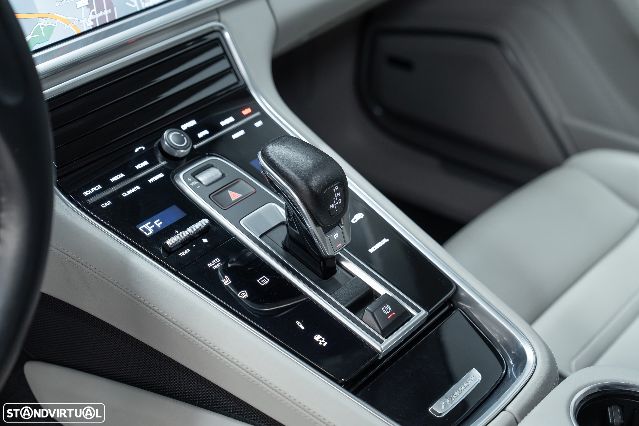 Porsche Panamera Sport Turismo 4 E-Hybrid Platinum Edition PDLS - 15