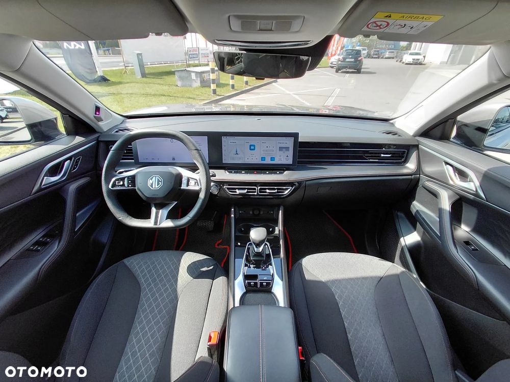 MG HS 1.5 T-GDI Excite DCT - 12