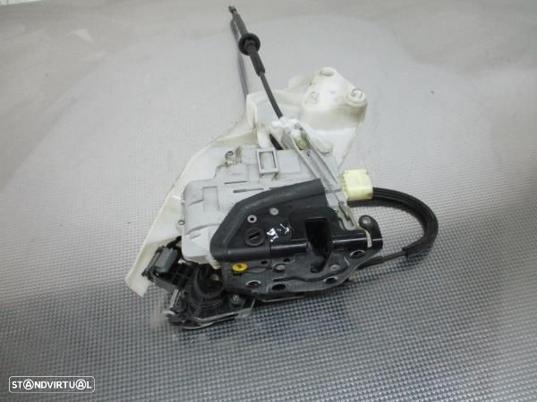 Fecho Porta Tras Esq Volkswagen Passat (3C2) - 3