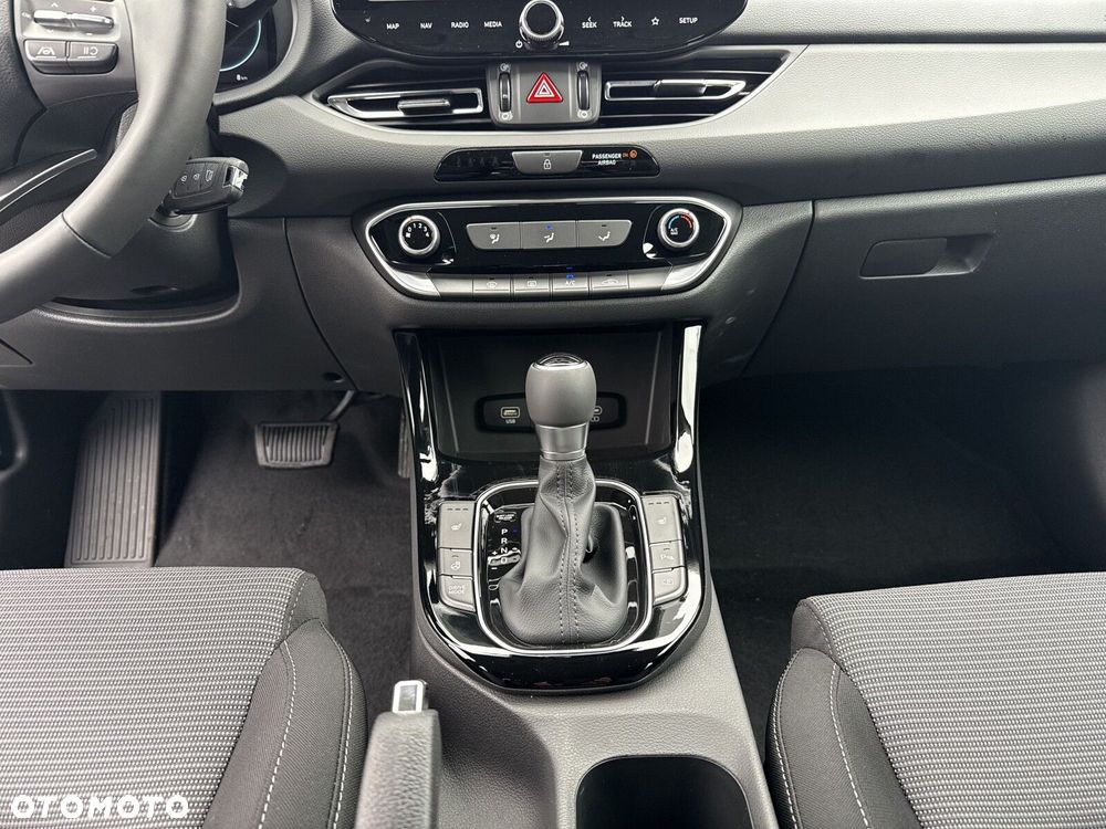 Hyundai i30 1.6 T-GDI Modern DCT - 14