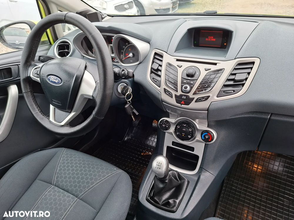 Ford Fiesta - 15