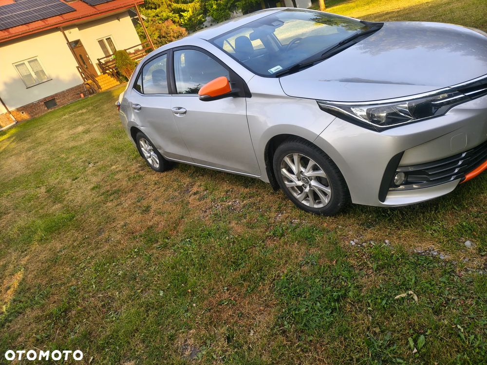 Toyota Corolla 1.6 Comfort - 6