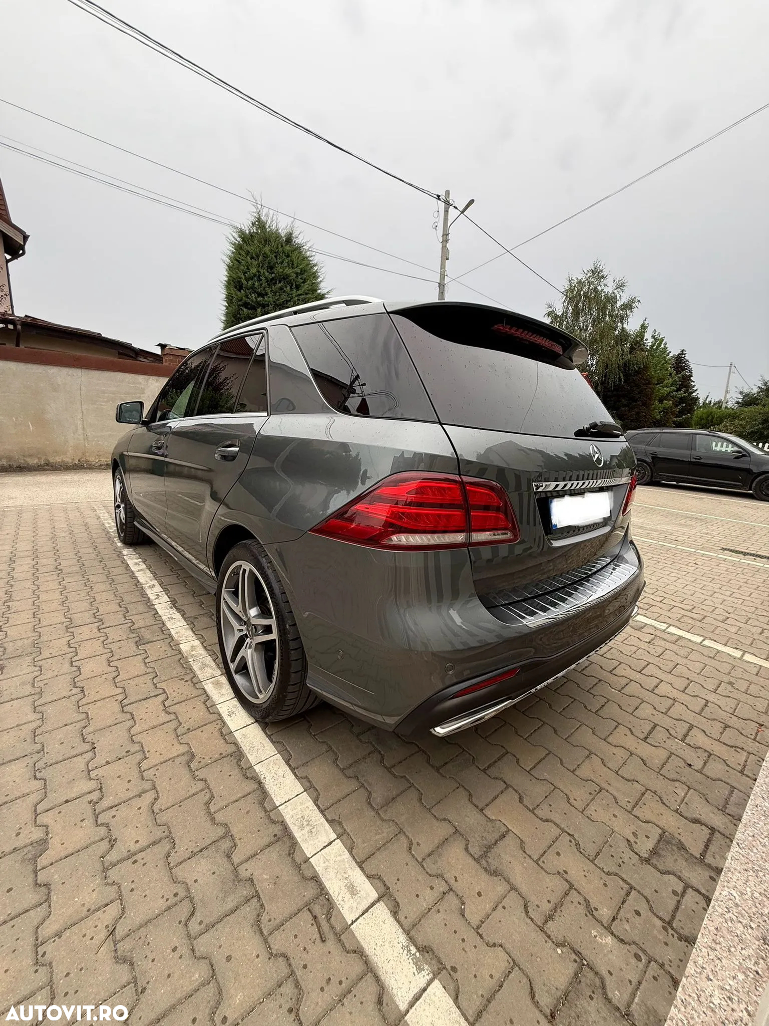 Mercedes-Benz GLE 350 d 4Matic 9G-TRONIC AMG Line - 10