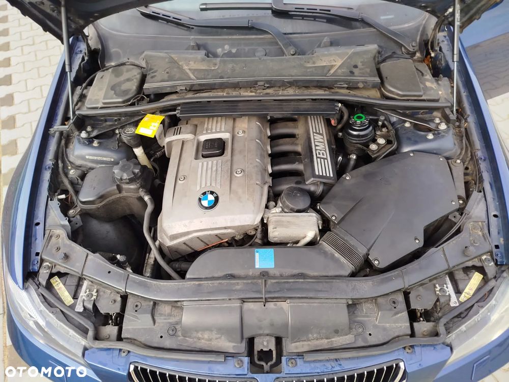 BMW Seria 3 325i - 13