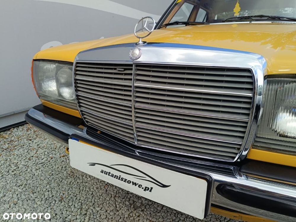 Mercedes-Benz W123 - 32