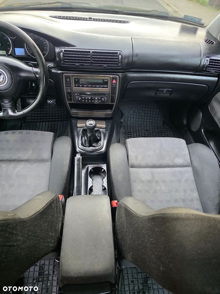 Volkswagen Passat - 14