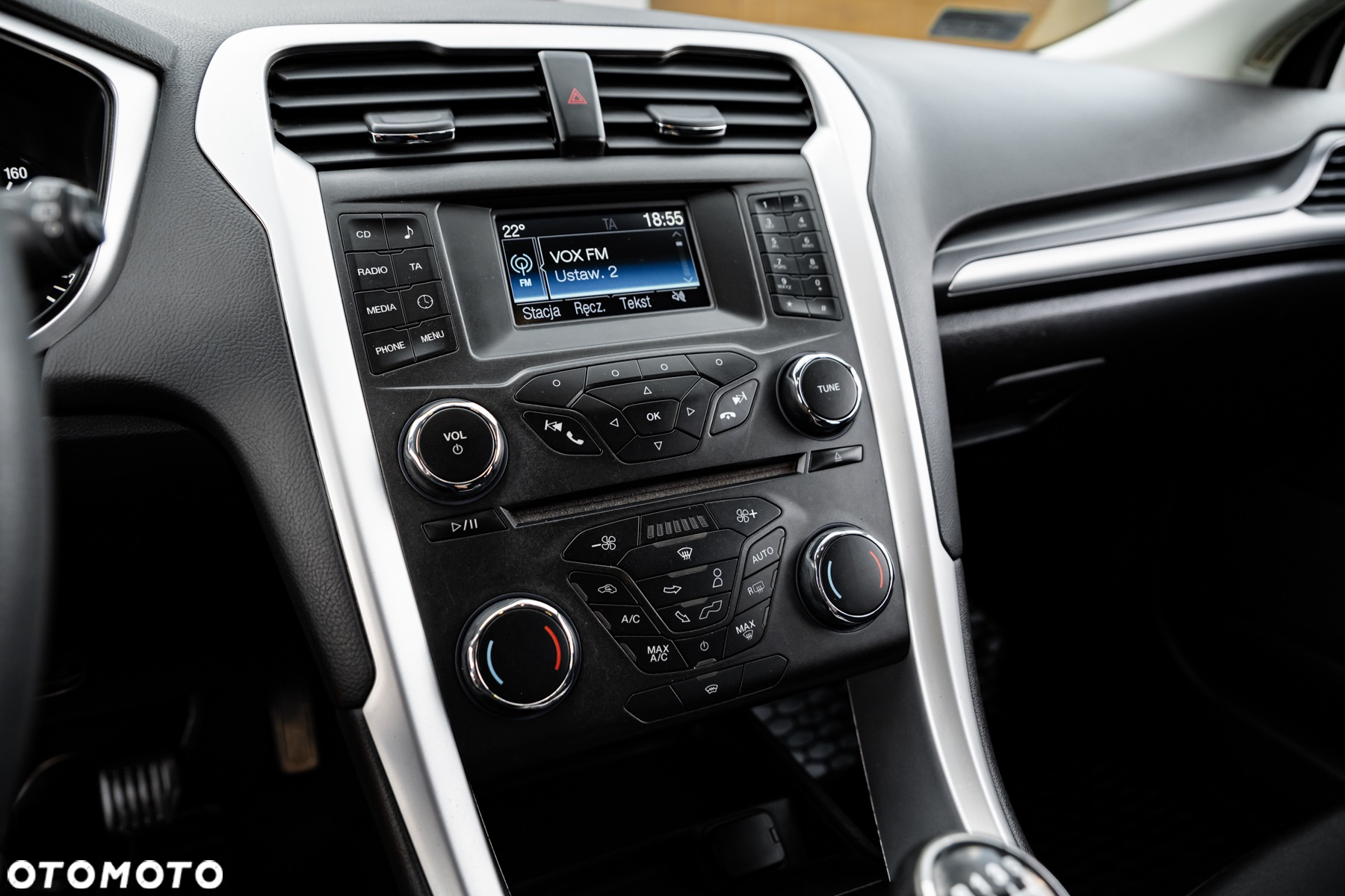 Ford Mondeo 1.5 EcoBoost Ambiente - 32