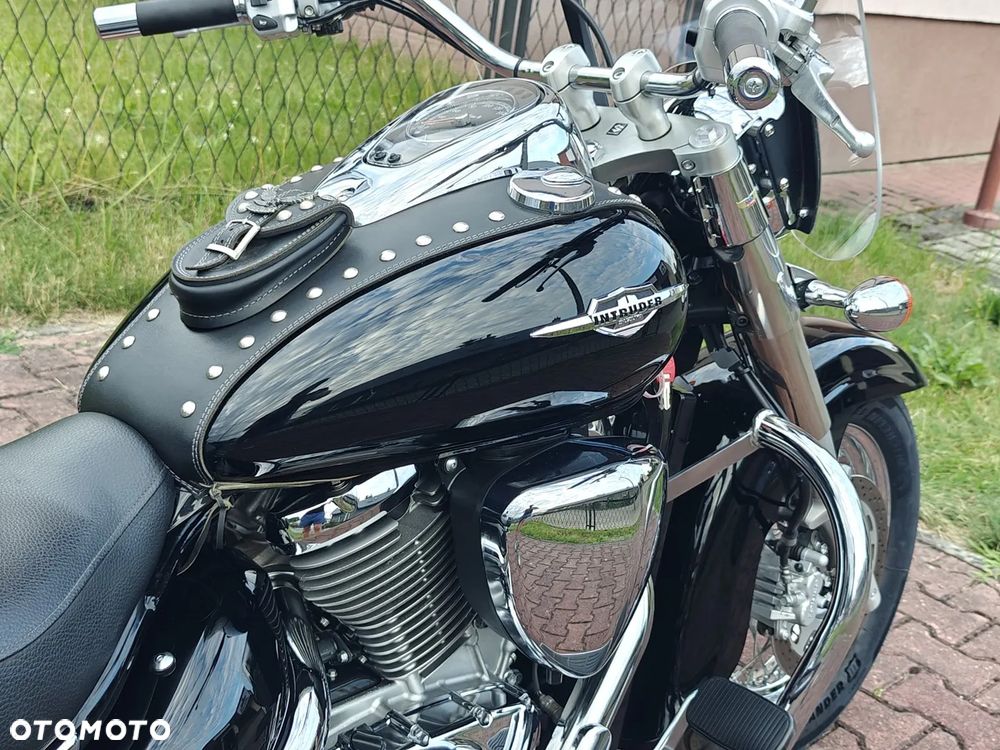 Suzuki Intruder - 14