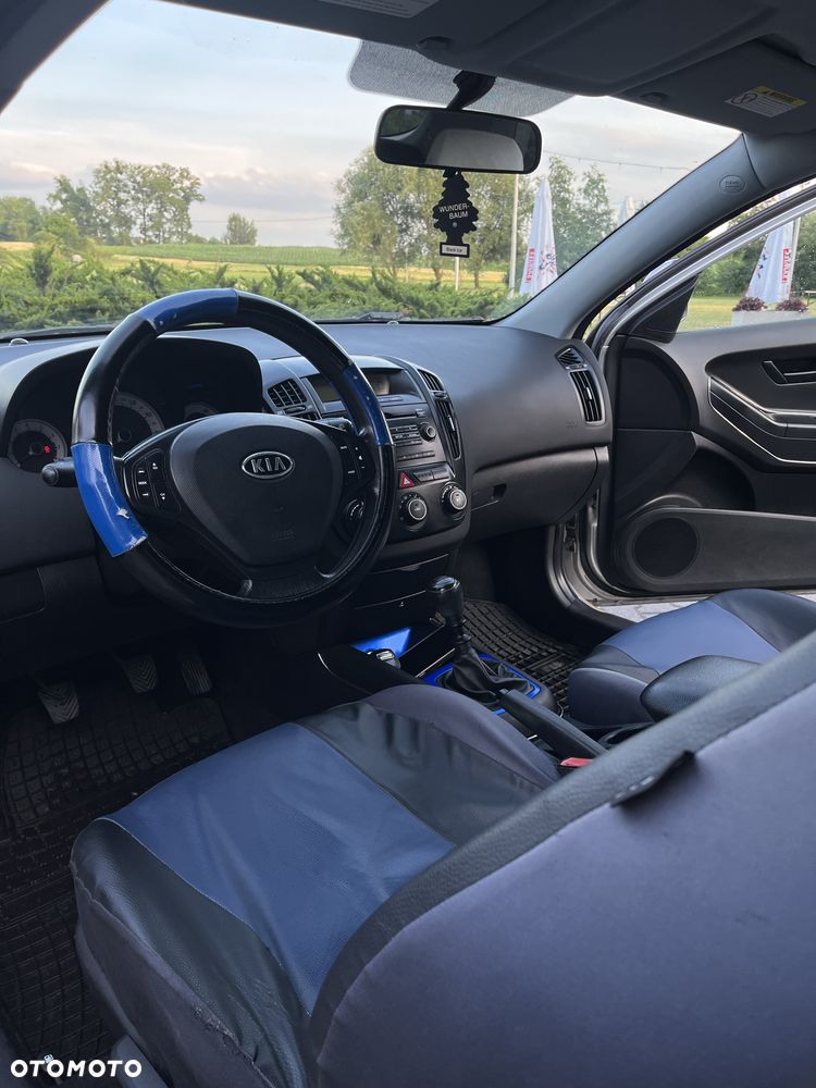 Kia Ceed - 6