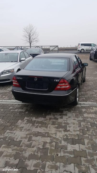 Dezmembram Mercedes Benz C Class 2.2 CDI an fabr 2006 - 2