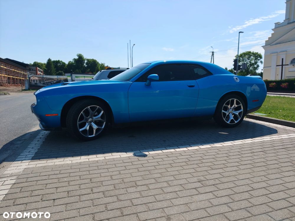 Dodge Challenger - 8