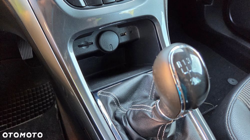 Opel Astra 1.4 Innovation - 24