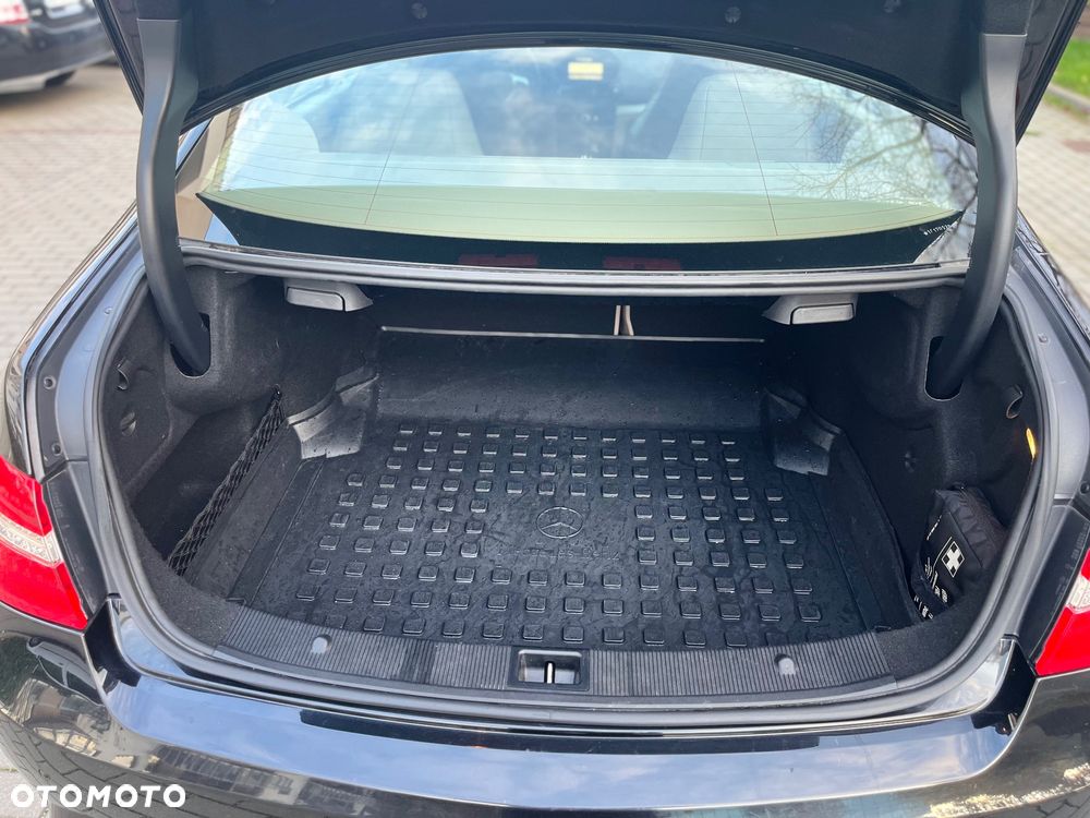 Mercedes-Benz Klasa E - 9