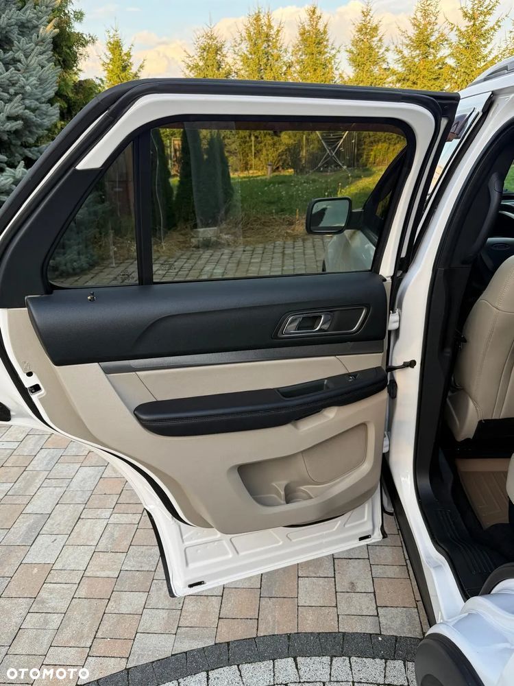Ford Explorer - 18