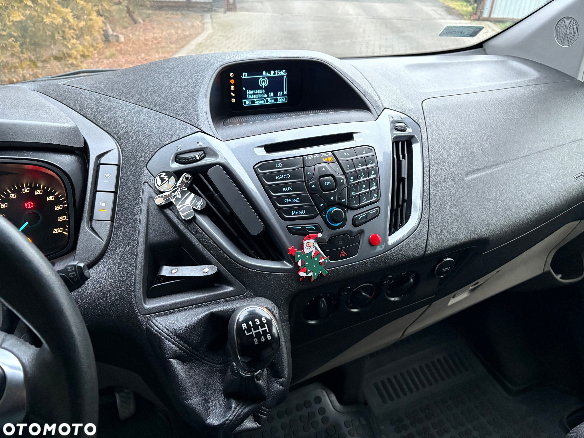 Ford Tourneo Custom - 13
