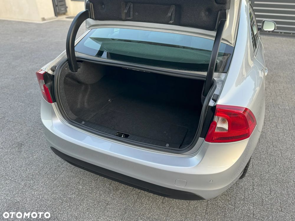 Volvo S60 D3 Geartronic Summum - 34