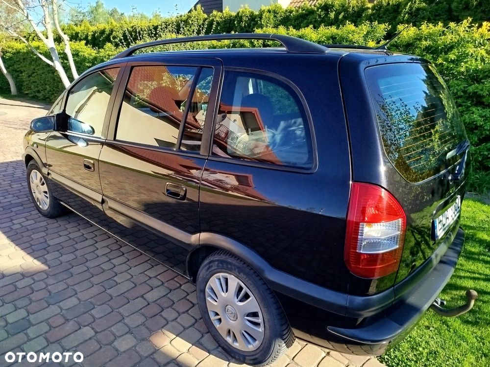 Opel Zafira 1.8 16V Comfort - 4