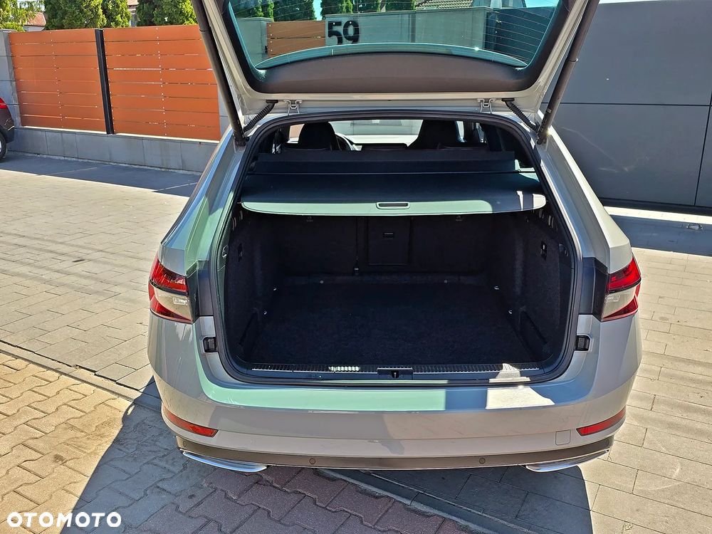 Skoda Superb 2.0 TDI DSG Sportline - 17