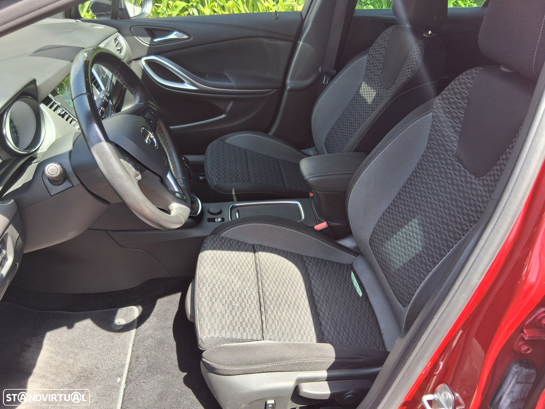 Opel Astra 1.2 T GS Line S/S - 25
