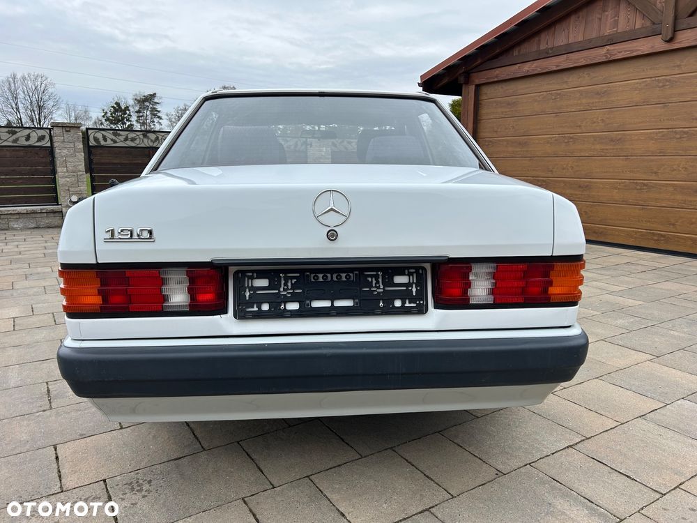 Mercedes-Benz W201 (190) - 7