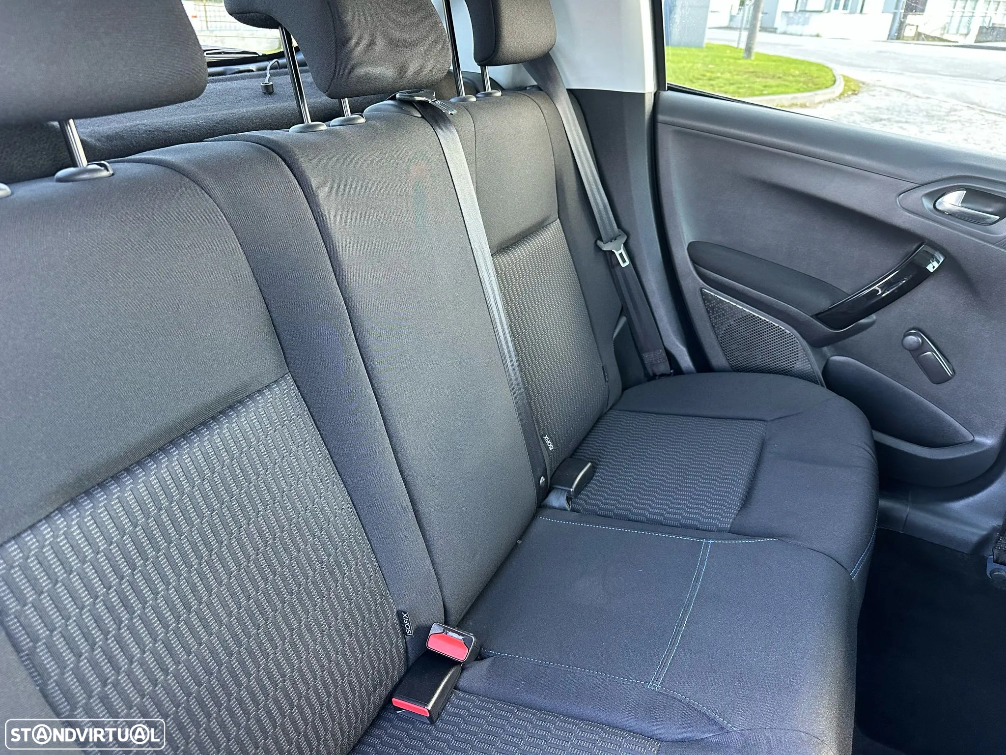 Peugeot 208 1.5 BlueHDi Signature - 10